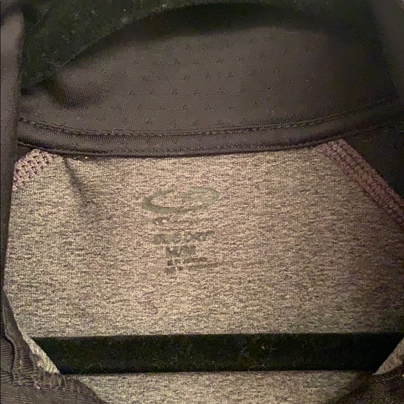 Athletic pull over - Picture 3 of 3